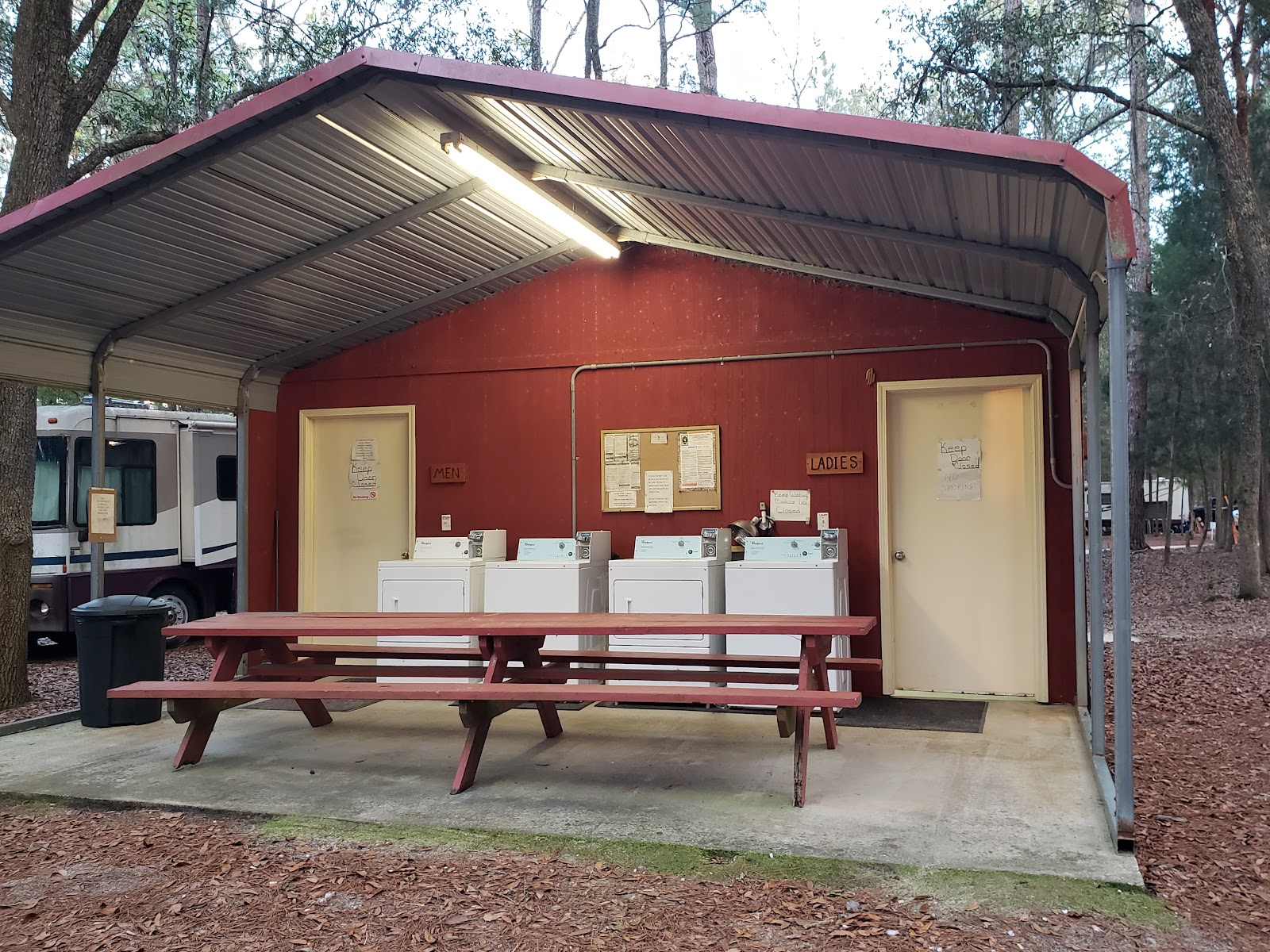 Mossy Oaks RV Park